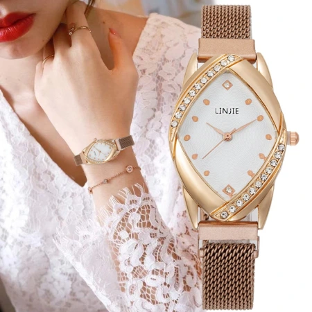 A new high-end women's watch for foreign trade, a diamond-encrusted British watch, a simple and light luxury netted women's fashion wristwatch A new high-end women's watch for foreign trade, a diamond-encrusted British watch, a simple and light luxury netted women's fashion wristwatch